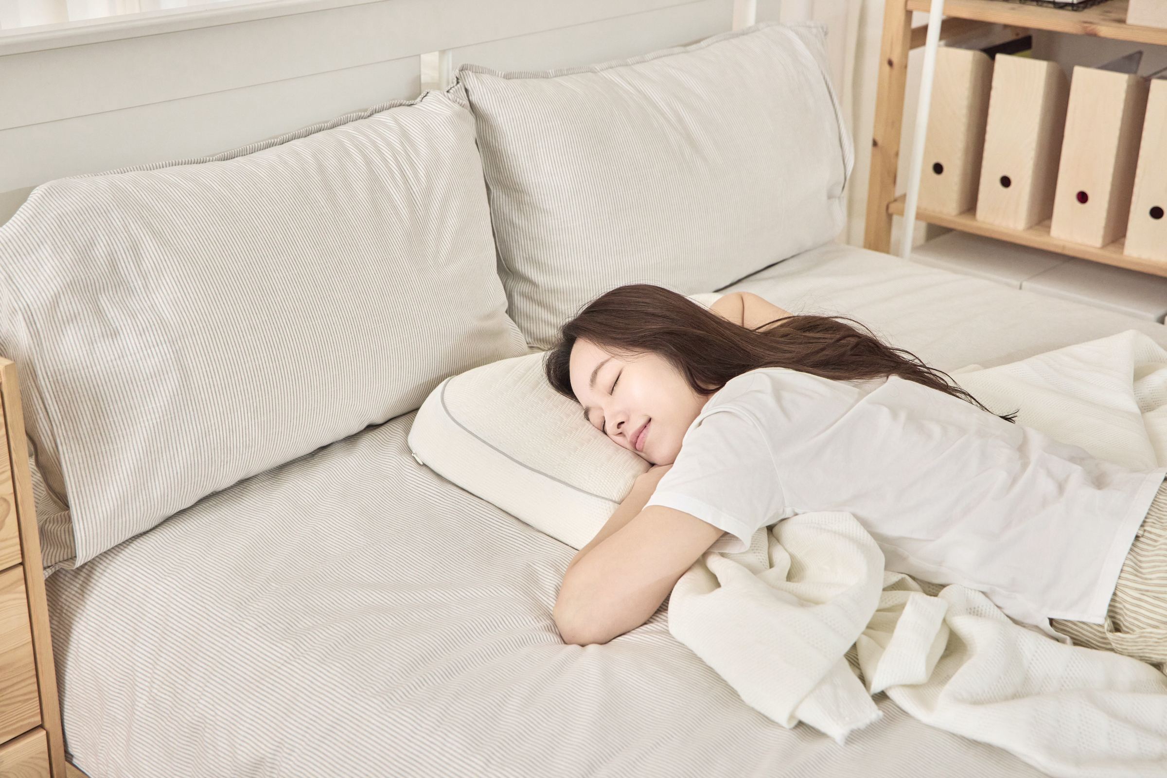 Sleeping with the face resting on SOOMGYEOL SHIM